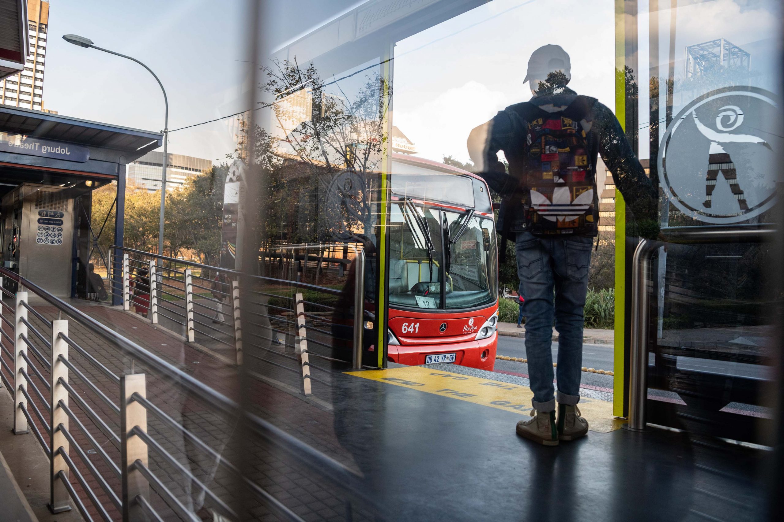 23 May 2019: Rea Vaya buses stopping to pick up passengers at the Joburg Theatre station. In August 2019, the Rea Vaya will turn 10 years old. Picture: Ihsaan Haffejee