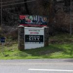 6 April 2019: A spray-painted ‘Makhanda’ has been added to the ‘official’ entrance to what was Grahamstown from the N2 highway.