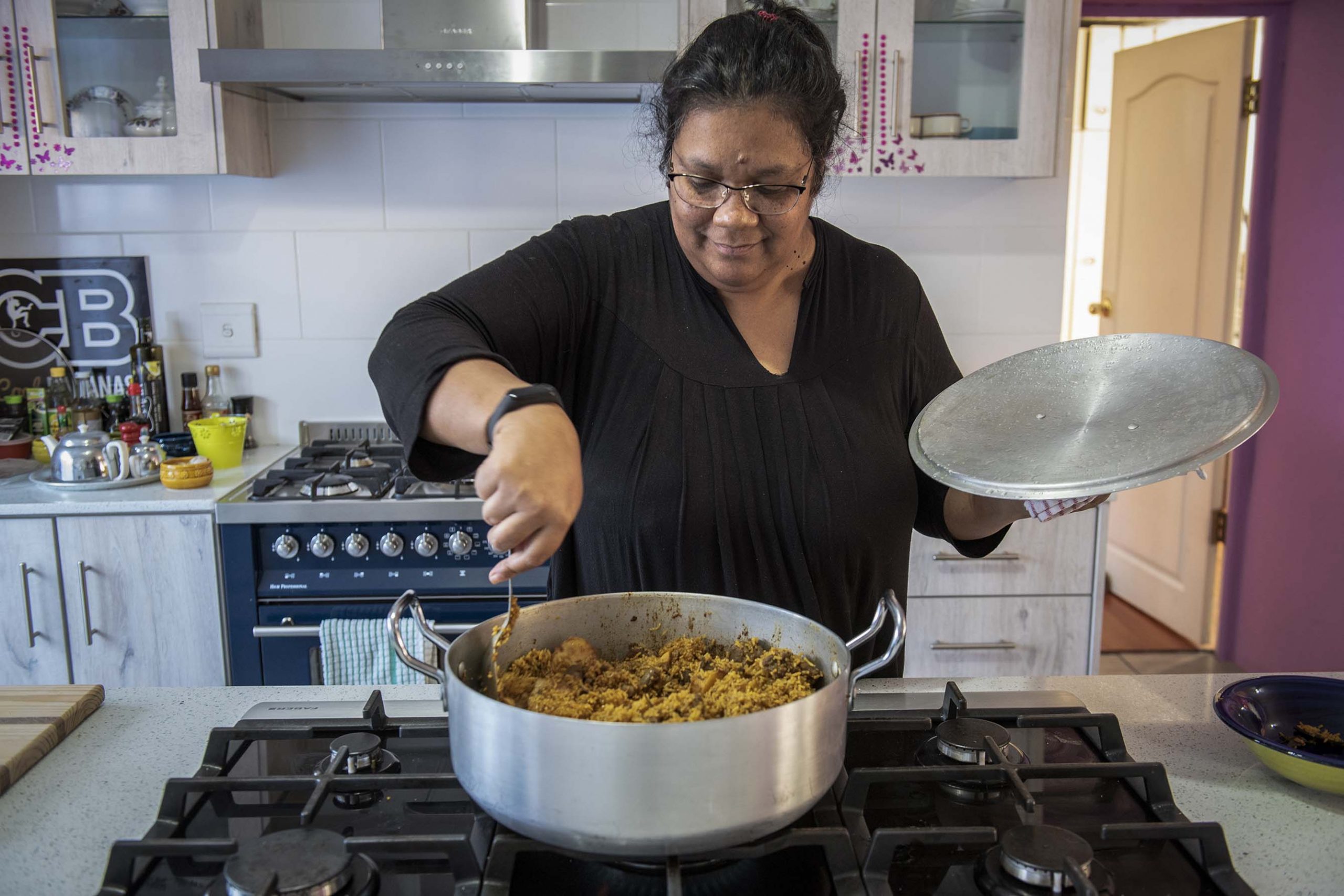 7 September 2019: Fatima Sydow presents her popular cookery show, Kaap, Kerrie en Koe’sisters, with her twin sister Gadija Noordien from her home kitchen in Lansdowne, Cape Town. (Photograph by Ishay Govender)