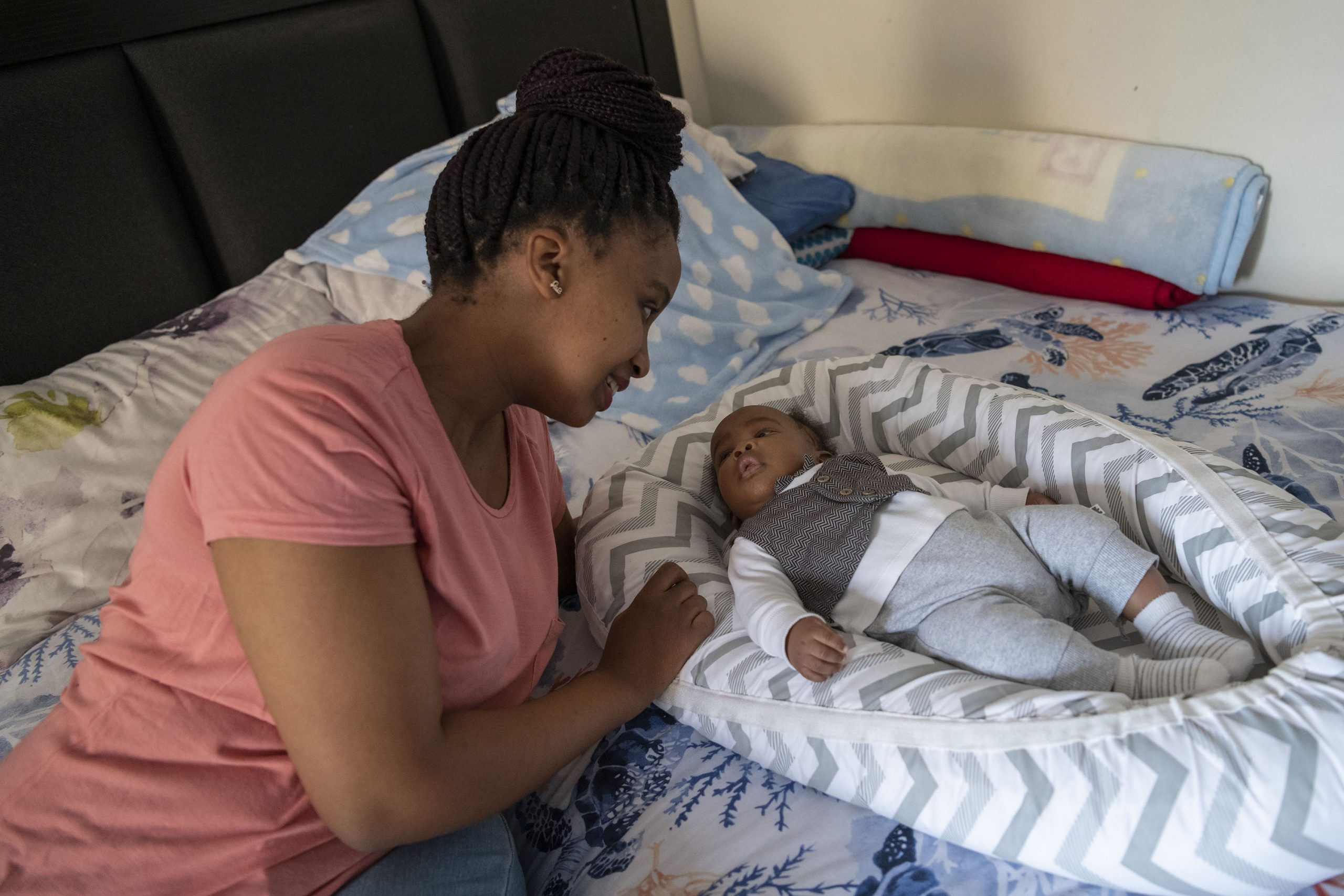 13 August 2020: Thembeka Sibiya’s mother helped her when her older son Esethu was born, but Covid-19 lockdown regulations have prevented her from helping with Khaya. 